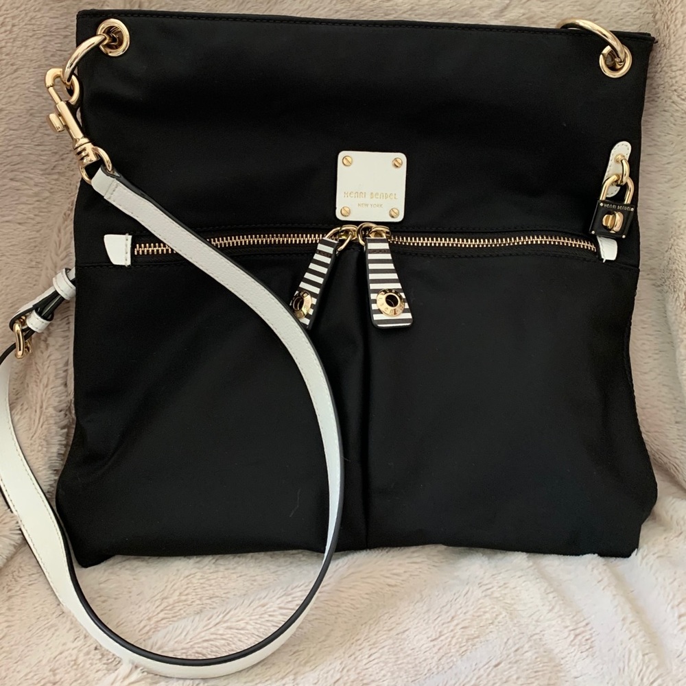 Stunning Henri Bendel crossbody bag!